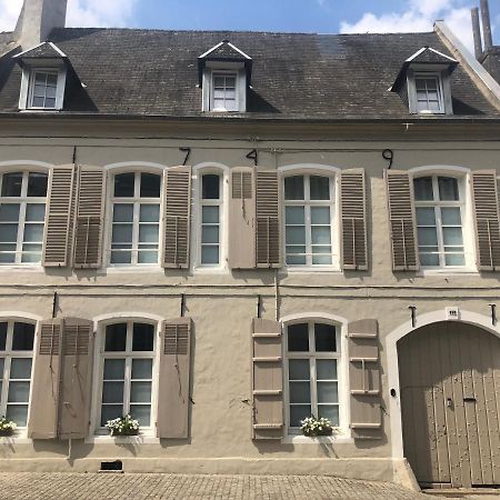 Aux Remparts De Montreuil Bed & Breakfast Montreuil  Bagian luar foto